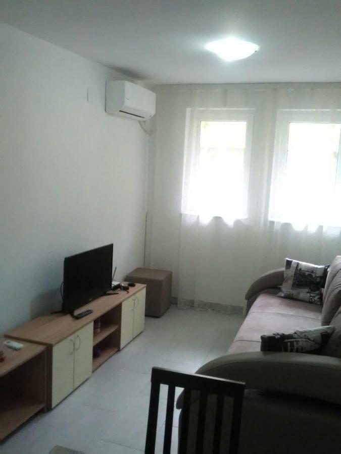 Apartman Jevtic 1 Gornja Toplica Ngoại thất bức ảnh